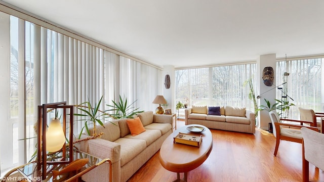 601 E 32nd St Unit 211, Chicago, IL 60616 - view of sunroom
