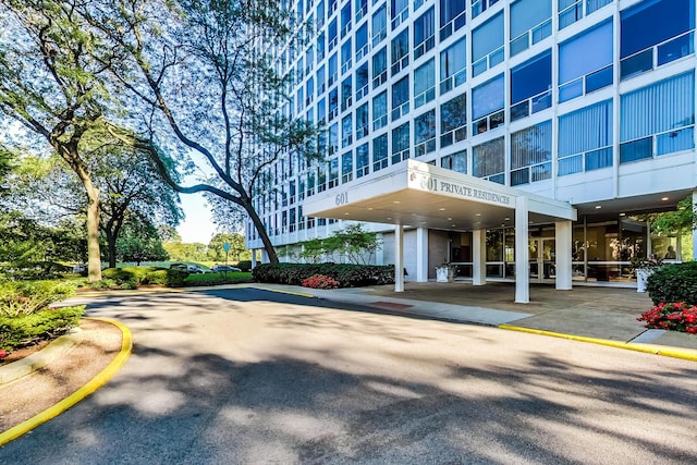 601 E 32nd St Unit 210, Chicago, IL 60616 - view of building exterior