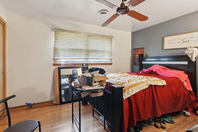 949 E 170th St, South Holland, IL 60473 - bedroom featuring wood finished floors and a ceiling fan
