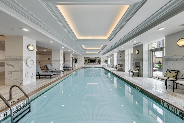 2550 N Lakeview Ave Unit N204, Chicago, IL 60614 - view of indoor community pool