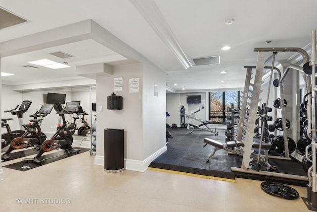 2550 N Lakeview Ave Unit N204, Chicago, IL 60614 - workout area featuring recessed lighting and attic access