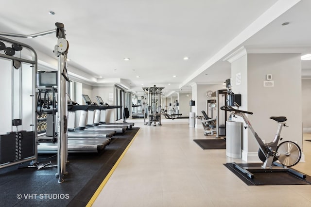 2550 N Lakeview Ave Unit N204, Chicago, IL 60614 - exercise room with recessed lighting
