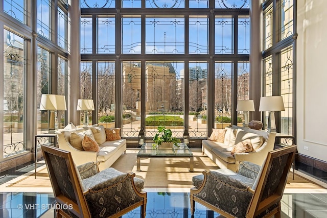 2550 N Lakeview Ave Unit N204, Chicago, IL 60614 - sunroom / solarium with plenty of natural light and a high ceiling