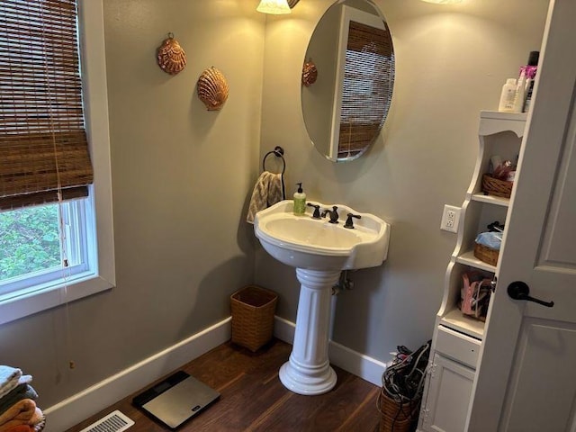 1591 N 2700 E Rd, Sheldon, IL 60966 - bathroom with wood finished floors and baseboards