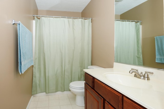 7 Crystal Ct, Bloomington, IL 61704 - bathroom featuring vanity and curtained shower