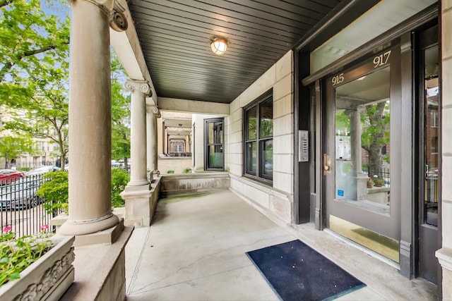917 W Gunnison St Unit 1W, Chicago, IL 60640 - view of covered porch