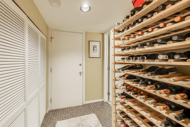 917 W Gunnison St Unit 1W, Chicago, IL 60640 - wine area featuring tile patterned floors