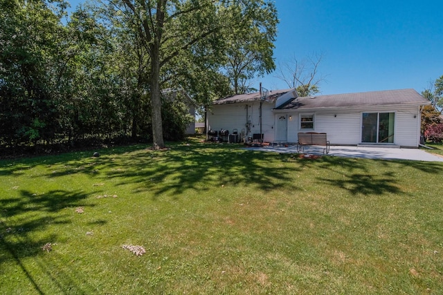 17801 Dogwood Ln, Hazel Crest, IL 60429 - view of grassy yard with a patio area