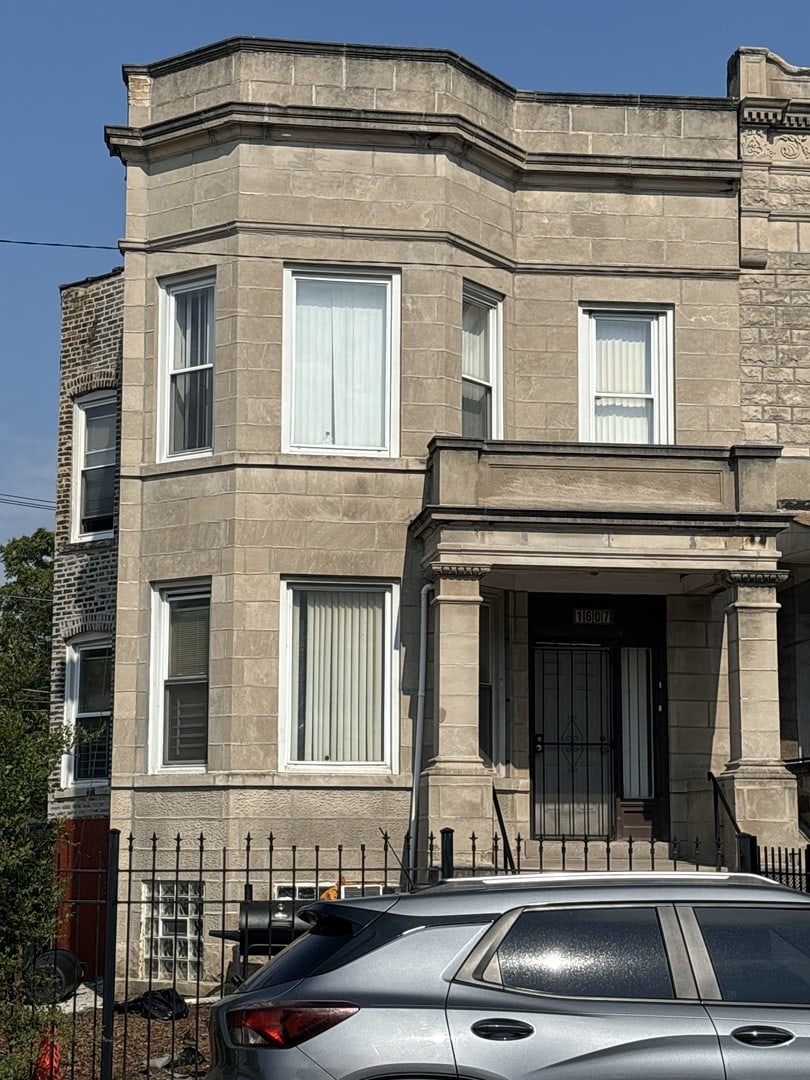 1607 S Sawyer Ave, Chicago, IL 60623 - photo 1