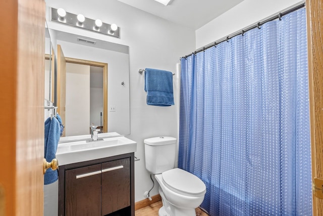 671 Hapsfield Ln Unit 105, Buffalo Grove, IL 60089 - bathroom with vanity and a shower with shower curtain