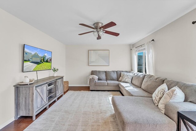 39371 Crofton Ln, Beach Park, IL 60083 - living room featuring baseboards and ceiling fan