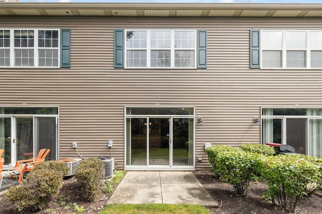 2442 Oneida Ln, Naperville, IL 60563 - back of house featuring a patio area