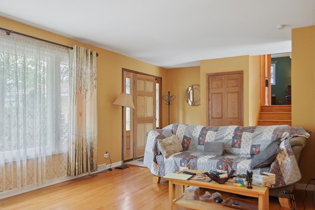 17W455 Concord Pl, Darien, IL 60561 - living area featuring wood finished floors and baseboards