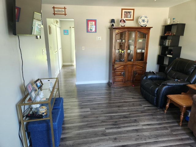 90 W George Ave, Cortland, IL 60112 - living area with wood finished floors and baseboards