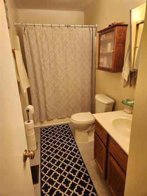 90 W George Ave, Cortland, IL 60112 - bathroom with vanity and a shower with shower curtain
