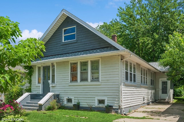 817 S Mcalister Ave, Waukegan, IL 60085 - photo 1