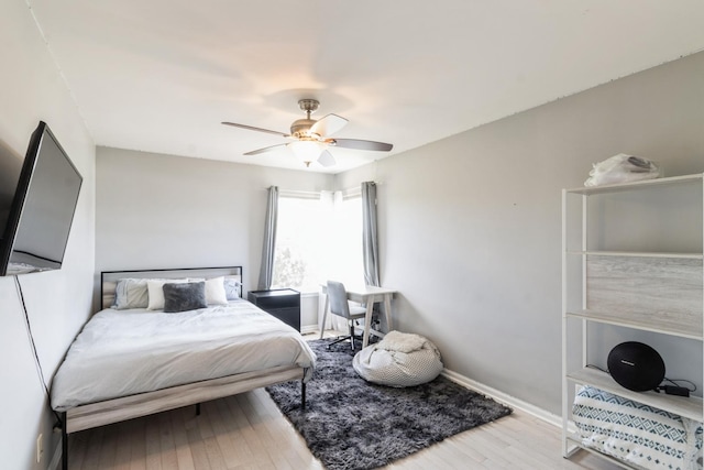 15 Richmond Cir S, Elgin, IL 60177 - bedroom with wood finished floors and ceiling fan