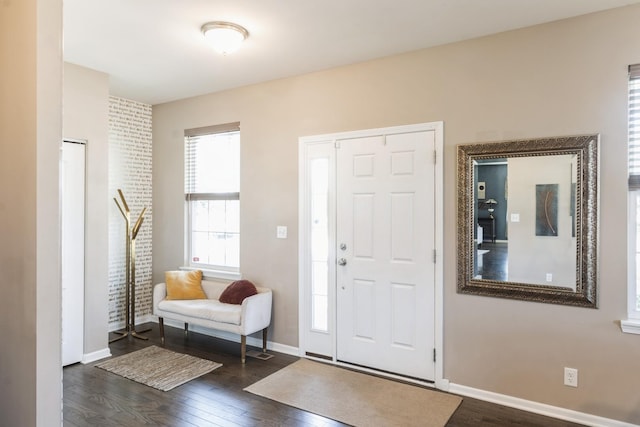 15 Richmond Cir S, Elgin, IL 60177 - entrance foyer with dark wood finished floors