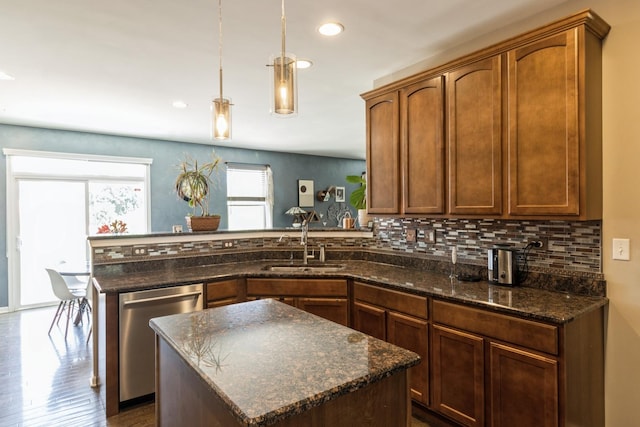 15 Richmond Cir S, Elgin, IL 60177 - kitchen featuring dishwasher, a peninsula, tasteful backsplash, recessed lighting, and decorative light fixtures