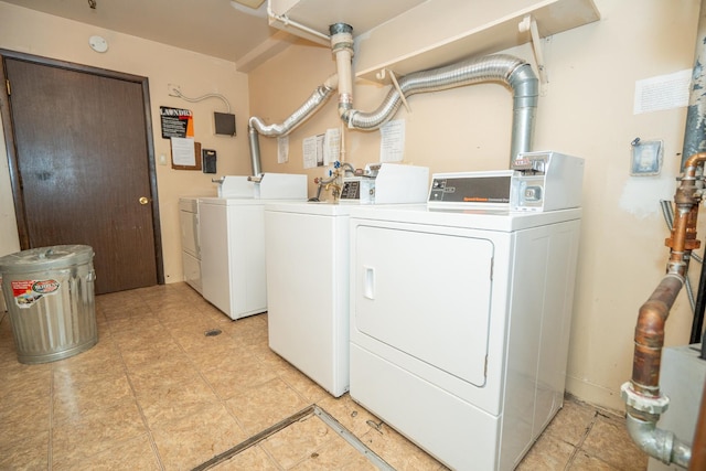 4833 W 109th St Unit 103, Oak Lawn, IL 60453 - community laundry room with washer and clothes dryer