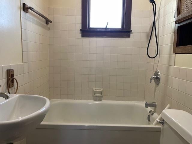 1322 N Prairie Ave, Joliet, IL 60435 - full bath with tile walls and shower / tub combination