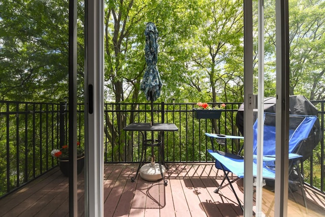 5400 Carriageway Dr Unit 315, Rolling Meadows, IL 60008 - view of wooden terrace