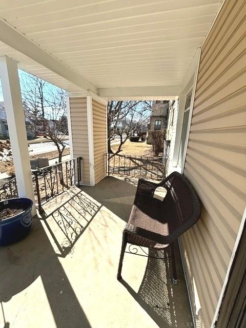 707 Mcdonough St, Joliet, IL 60436 - photo 3