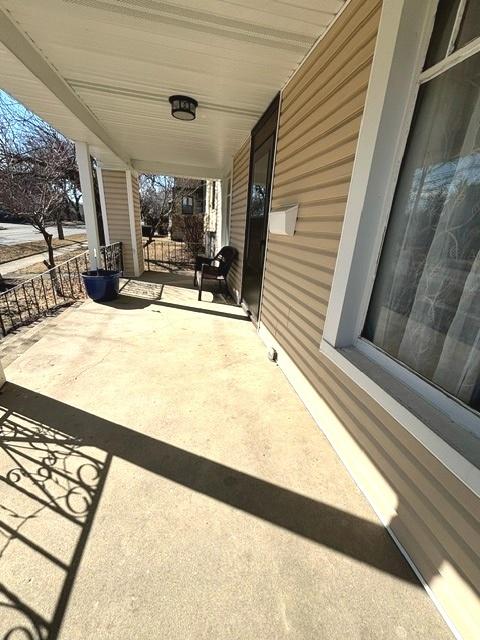 707 Mcdonough St, Joliet, IL 60436 - photo 4