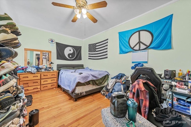 6121 N Hoyne Ave Unit 1S, Chicago, IL 60659 - bedroom featuring wood finished floors, crown molding, and ceiling fan