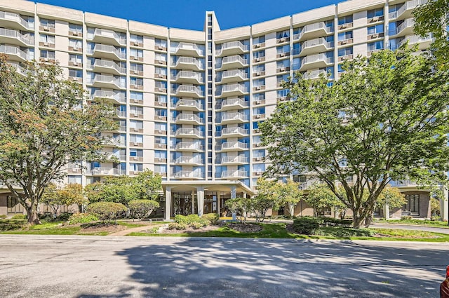 20 N Tower Rd Unit 12M, Oak Brook, IL 60523 - view of apartment building / complex
