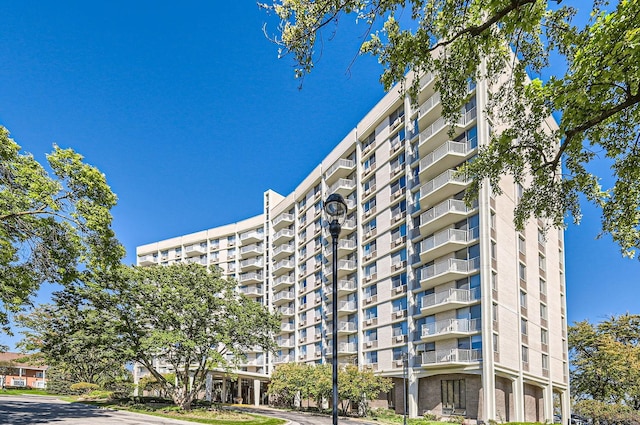 20 N Tower Rd Unit 12M, Oak Brook, IL 60523 - view of apartment building / complex