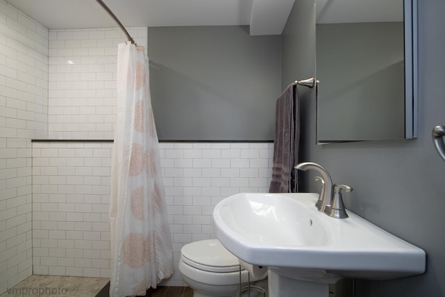 407 Danbury Ct, Schaumburg, IL 60193 - full bath featuring tiled shower and tile walls