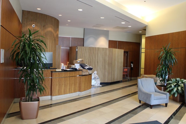 125 S Jefferson St Unit 1207, Chicago, IL 60661 - reception featuring recessed lighting