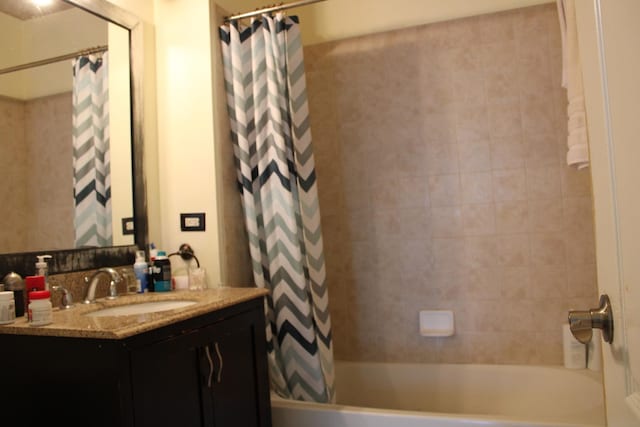 125 S Jefferson St Unit 1207, Chicago, IL 60661 - full bath with shower / bathtub combination with curtain and vanity