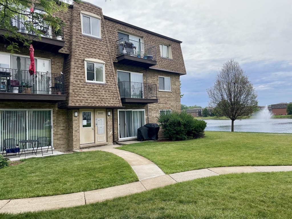 9463 Bay Colony Dr Unit 2S, Des Plaines, IL 60016 - photo 1