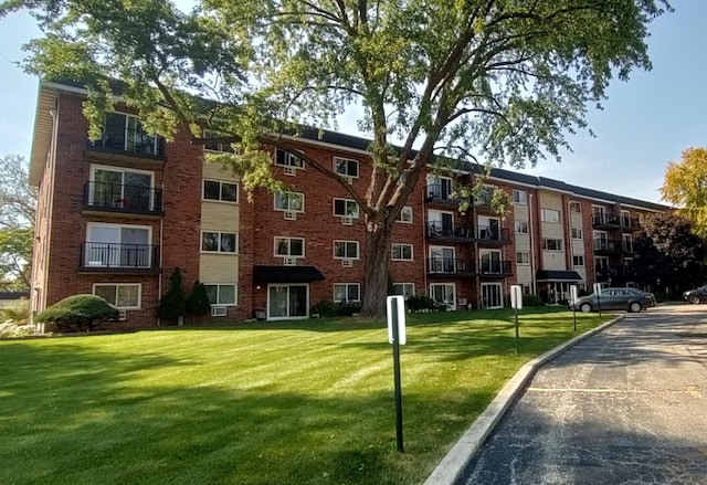 100 W Park Circle Dr Unit 1C, Wheaton, IL 60187 - view of apartment building / complex