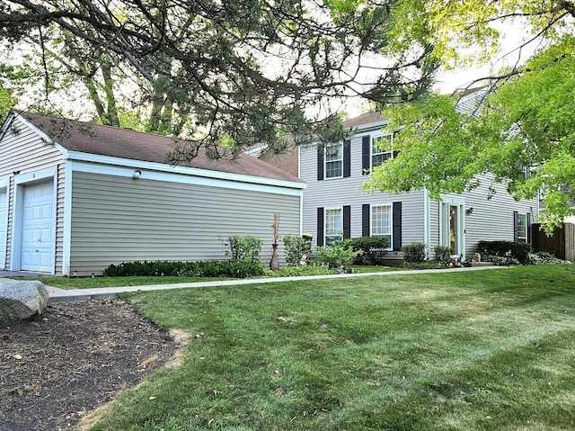 16 Forest Ln, Cary, IL 60013 - view of side of property with a lawn