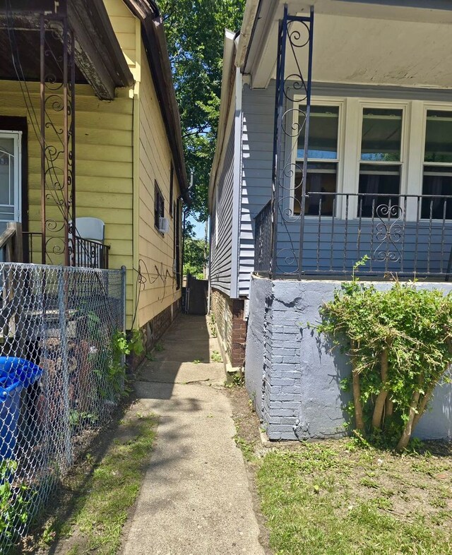 2046 W 69th Pl, Chicago, IL 60636 - photo 8