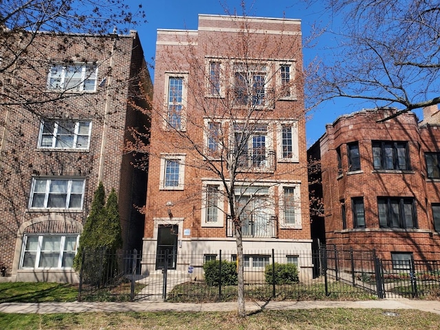 2116 W Arthur Ave Unit 1, Chicago, IL 60645 - photo 1