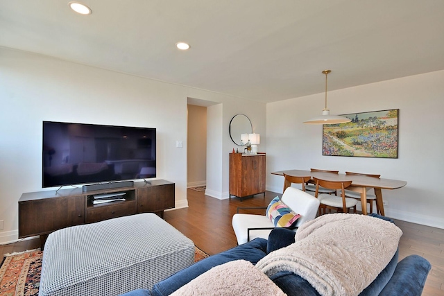 3950 N Lake Shore Dr Unit 810B, Chicago, IL 60613 - living room with wood finished floors and recessed lighting