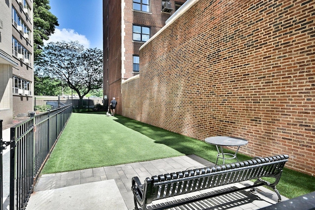 3950 N Lake Shore Dr Unit 810B, Chicago, IL 60613 - view of fenced backyard