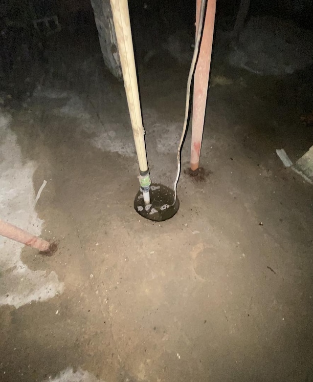 106 W Sheridan St, Watseka, IL 60970 - basement view of drainage system