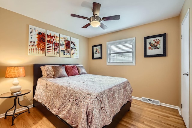 437 S Elmhurst Rd, Mount Prospect, IL 60056 - bedroom with light wood-style flooring and ceiling fan