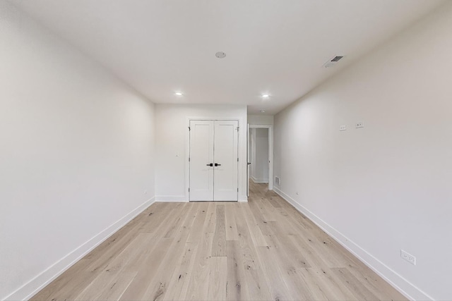 5830 Brookbank Rd, Downers Grove, IL 60516 - unfurnished room featuring light wood-style flooring and recessed lighting
