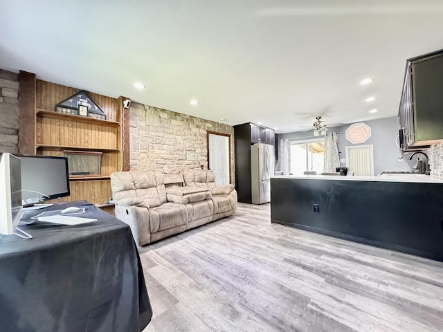 311 Edinburgh Dr, Lockport, IL 60441 - living area featuring a ceiling fan, light wood finished floors, and recessed lighting