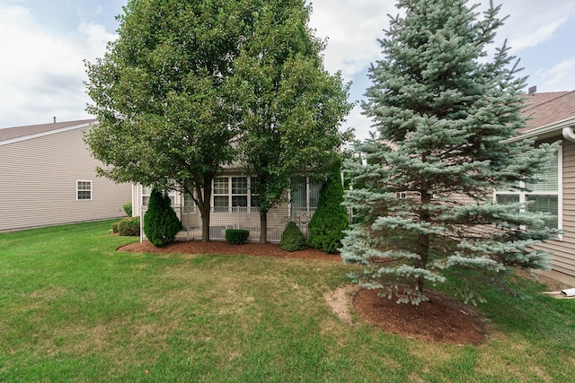 13445 Meadowlark Ln, Huntley, IL 60142 - view of grassy yard