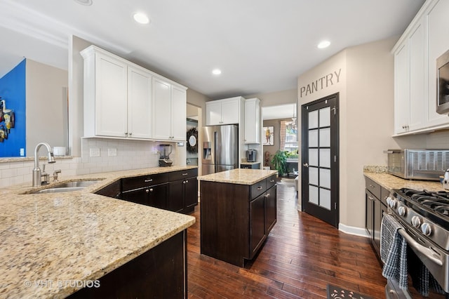 883 W Courtland St, Mundelein, IL 60060 - photo 8