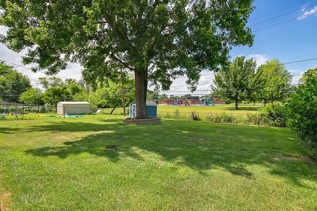 492 Winthrop Ave, Glendale Heights, IL 60139 - fenced backyard featuring a shed