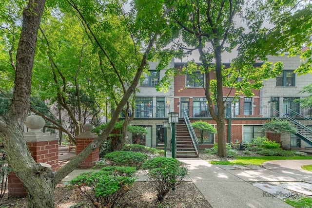 1812 S State St Unit 28, Chicago, IL 60616 - view of building exterior featuring stairway