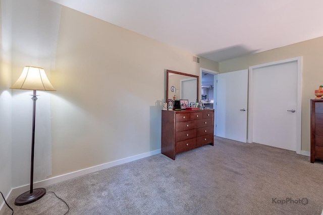 1812 S State St Unit 28, Chicago, IL 60616 - bedroom with light colored carpet